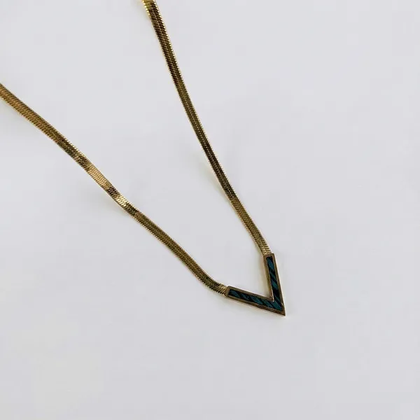 Anti_Tarnish_V_Pendant_in_Green