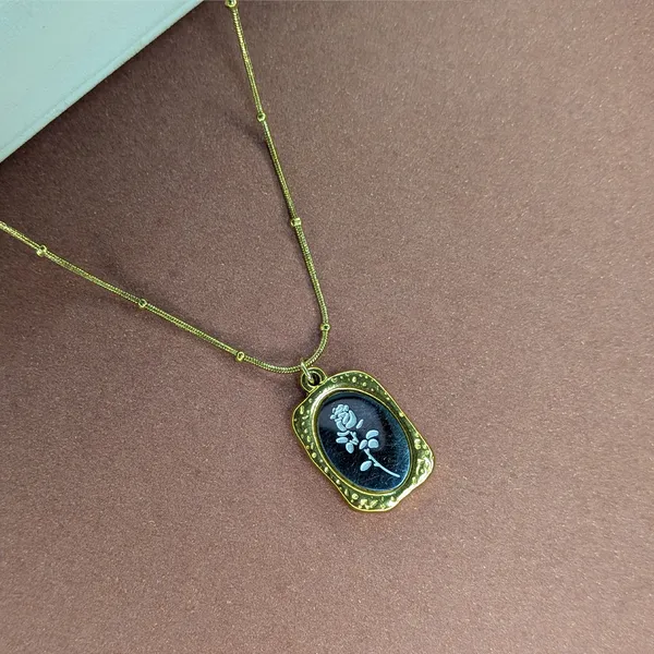 Anti_Tarnish_Vintage_Gothic_Rose_Cameo_Oval_Pendant
