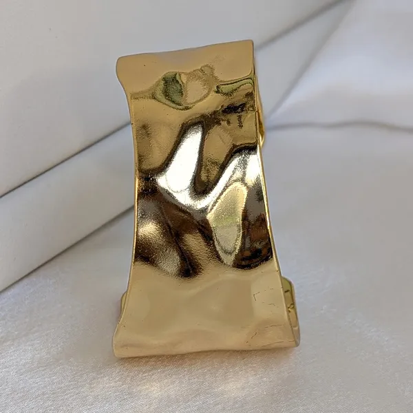Elegant_Gold-Tone_Hammered_Cuff_Bracelet_For_Women_&_Girls