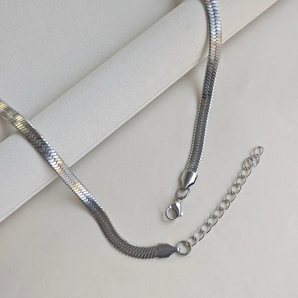 Classic_Stainless_Steel_Flat_Chain_for_Men_&_Women