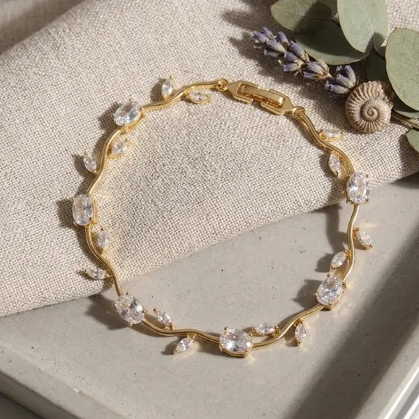 Elegant_AD_Stone_Tulip_Bracelet_for_Women_&_Girls