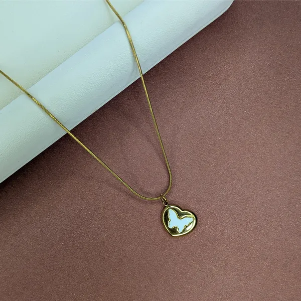 Butterfly_Pendant_with_Gold_Heart