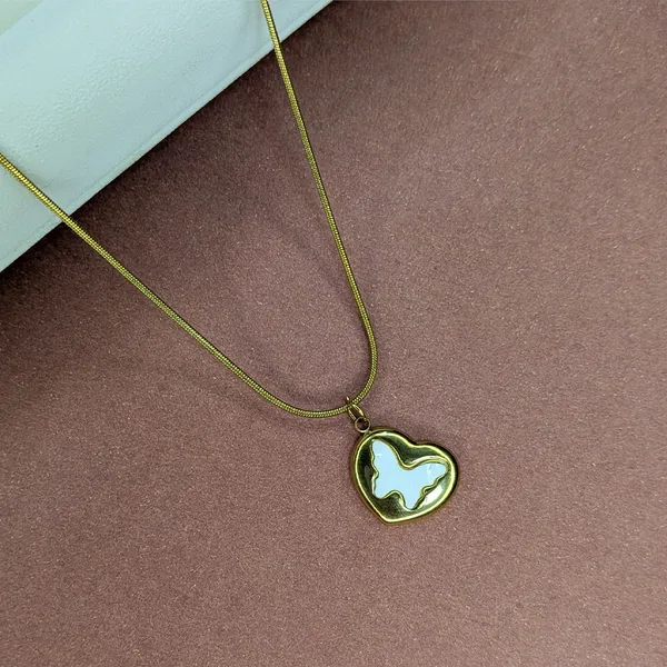Butterfly_Pendant_with_Gold_Heart