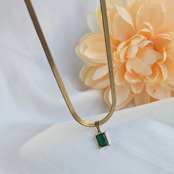 Gold_Tone_Snake_Chain_with_Gem_Stone_Pendant_For_Women