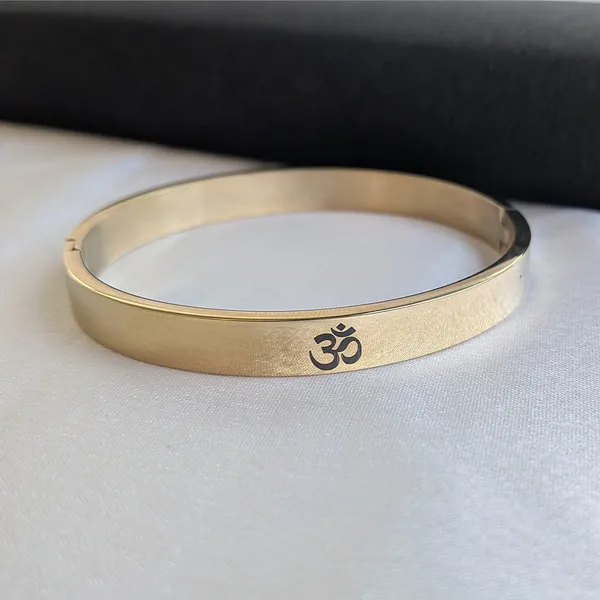 Om_Engraved_Spiritual_Stainless_Steel_Bracelet_For_Men_&_Women