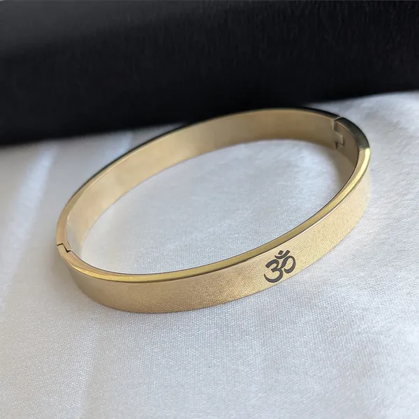 Om_Engraved_Spiritual_Stainless_Steel_Bracelet_For_Men_&_Women