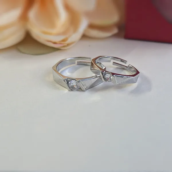Luxury_Crown_&_Solitaire_Couple_Rings_-_Set_of_2