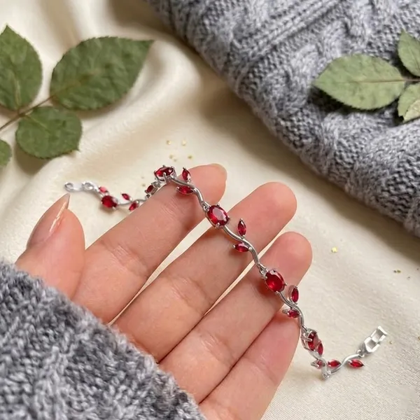 Elegant_AD_Stone_Tulip_Bracelet_for_Women_&_Girls