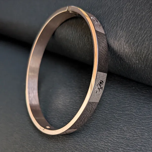 Om_Signature_Anti_Tarnish_Stainless_Steel_Bracelet_For_Men_&_Women
