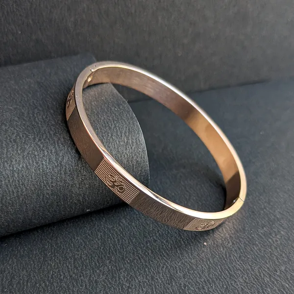 Om_Signature_Anti_Tarnish_Stainless_Steel_Bracelet_For_Men_&_Women