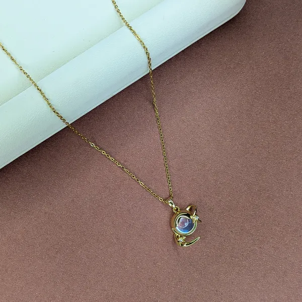 Anti-Tarnish_Minimal_Crescent_Moon_Pendant