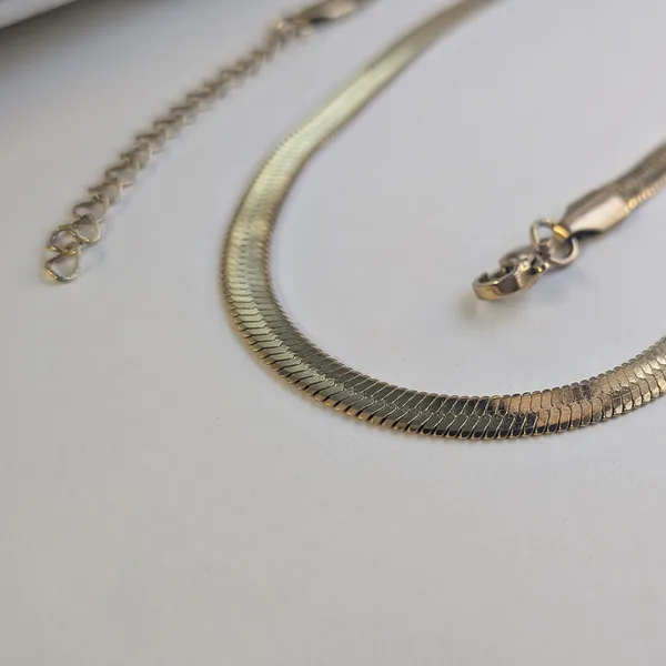 Classic_Stainless_Steel_Flat_Chain_for_Men_&_Women