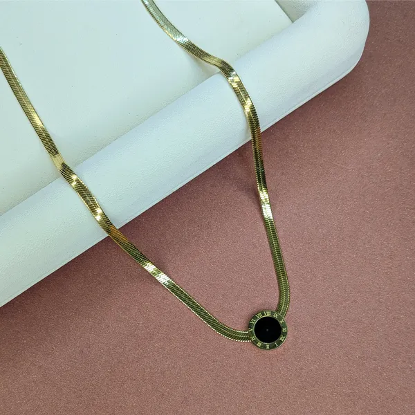18k_Gold_Plated_Black_Roman_Circle_Pendant