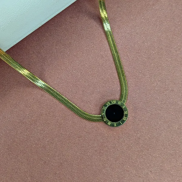 18k_Gold_Plated_Black_Roman_Circle_Pendant