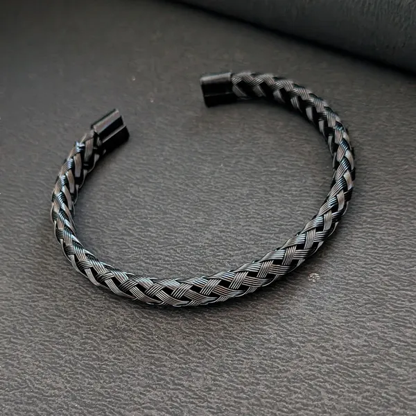 Stylish_Braided_Stainless_Steel_Bracelet_for_Men