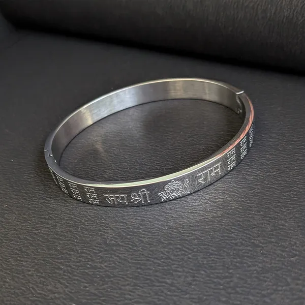 Silver_Tone_Stainless_Steel_Jai_Shri_Ram_Engraved_Bracelet_For_Men