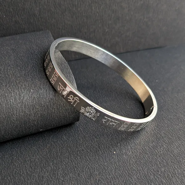 Silver_Tone_Stainless_Steel_Jai_Shri_Ram_Engraved_Bracelet_For_Men