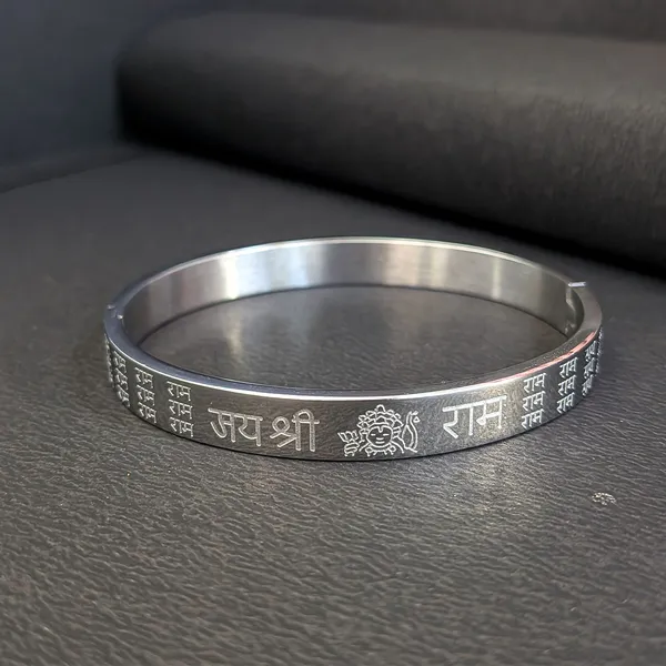 Silver_Tone_Stainless_Steel_Jai_Shri_Ram_Engraved_Bracelet_For_Men