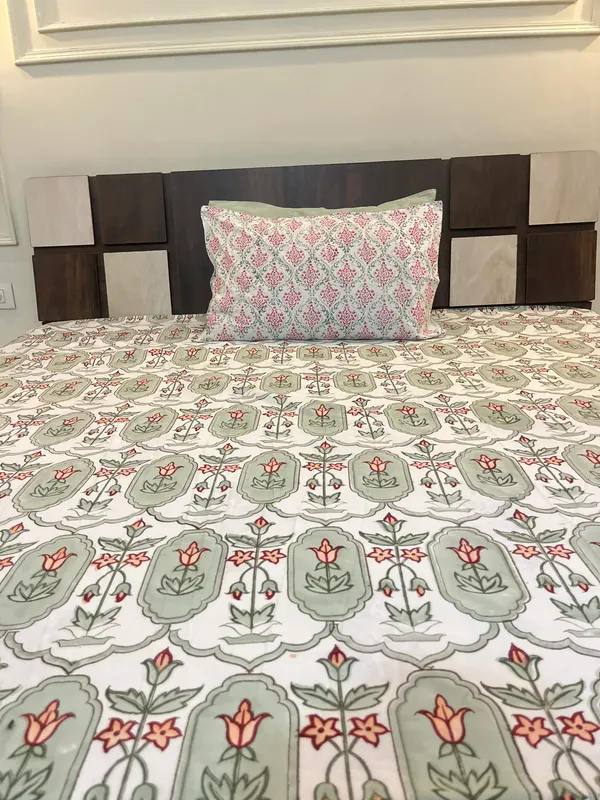 Multicolor_Hastkala_Double_Bed_Sheet_With_Pillows