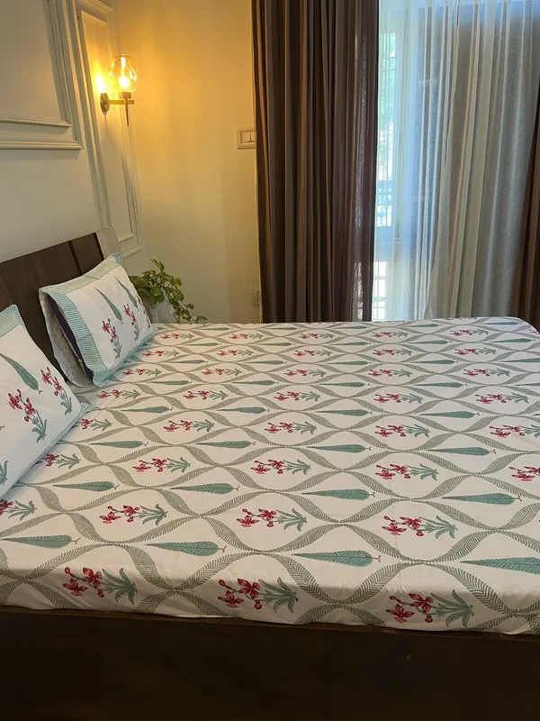 Multicolor_Hastkala_Double_Bed_Sheet_With_Pillows