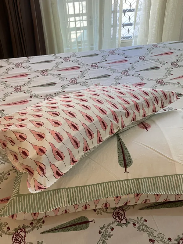 Multicolor_Hastkala_Double_Bed_Sheet_With_Pillows