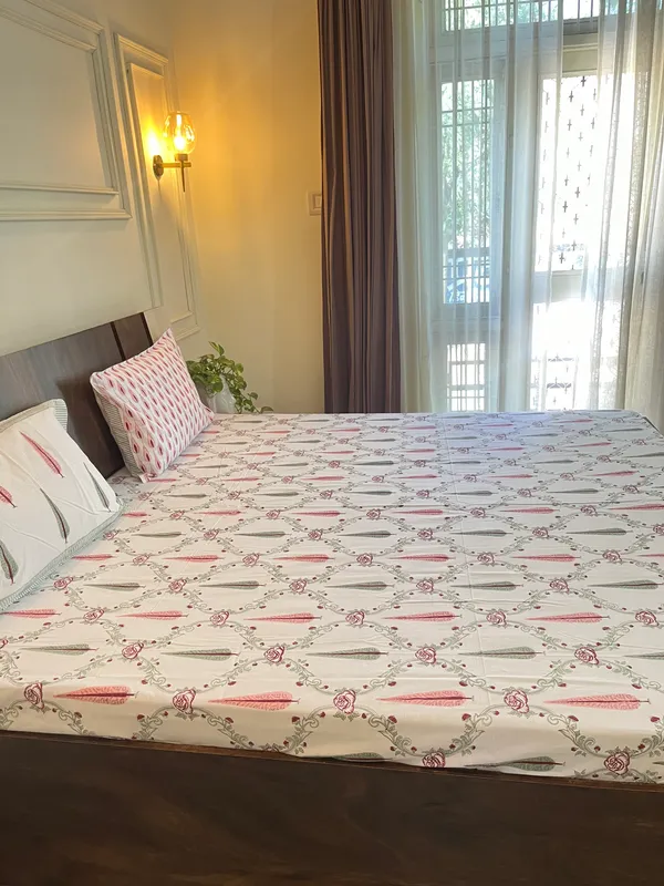 Multicolor_Hastkala_Double_Bed_Sheet_With_Pillows