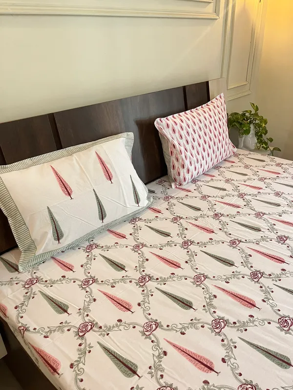 Multicolor_Hastkala_Double_Bed_Sheet_With_Pillows