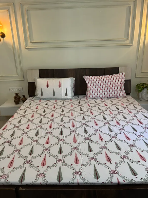 Multicolor_Hastkala_Double_Bed_Sheet_With_Pillows