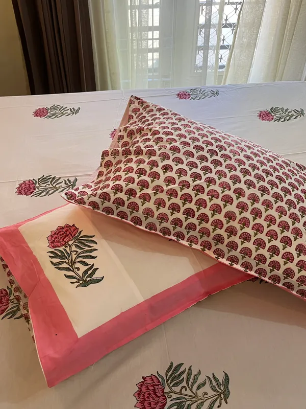 Multicolor_Hastkala_Double_Bed_Sheet_With_Pillows