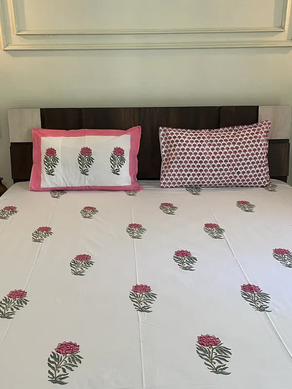 Multicolor_Hastkala_Double_Bed_Sheet_With_Pillows