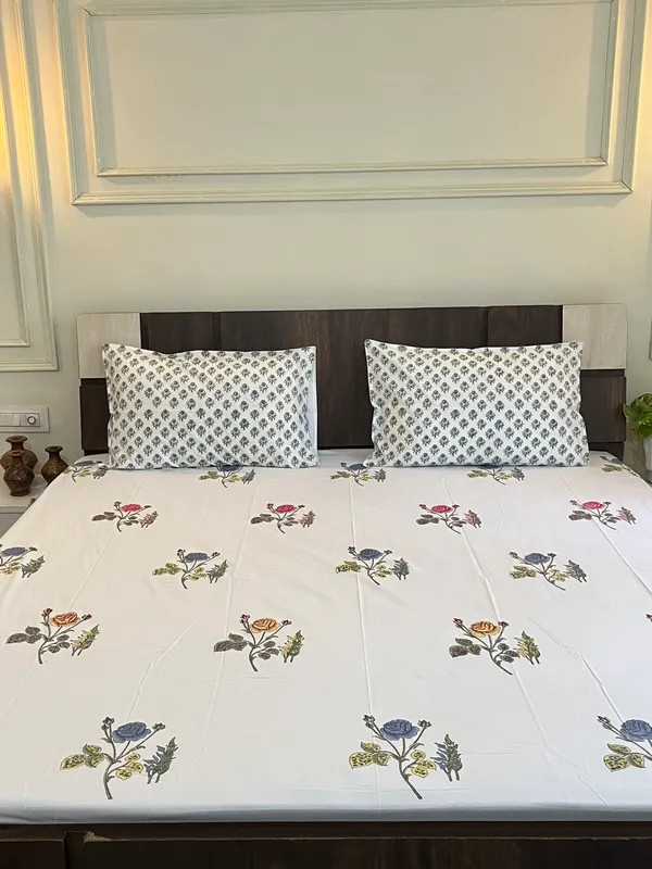 Multicolor_Hastkala_Double_Bed_Sheet_With_Pillows