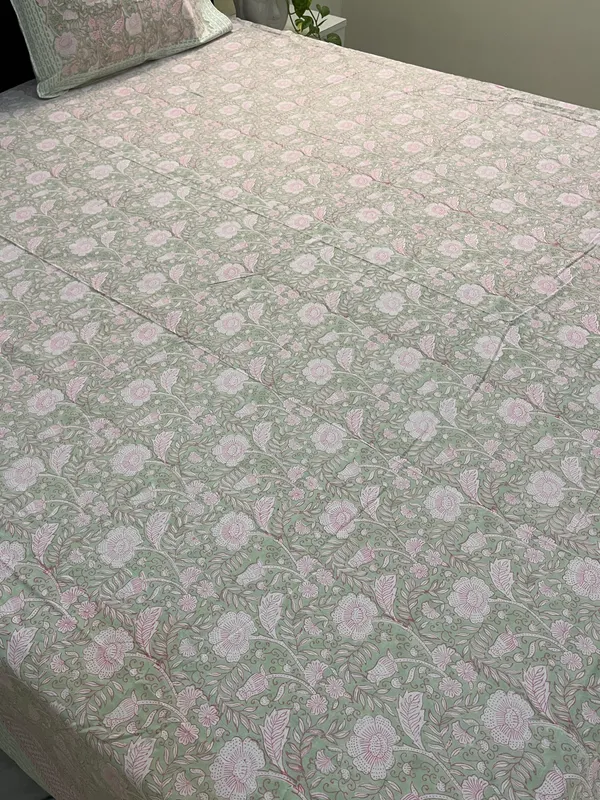 Multicolor_Gulmohar_Double_Bed_Sheet_With_Pillows