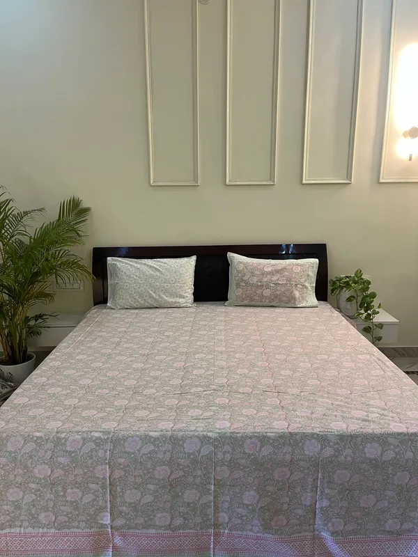 Multicolor_Gulmohar_Double_Bed_Sheet_With_Pillows