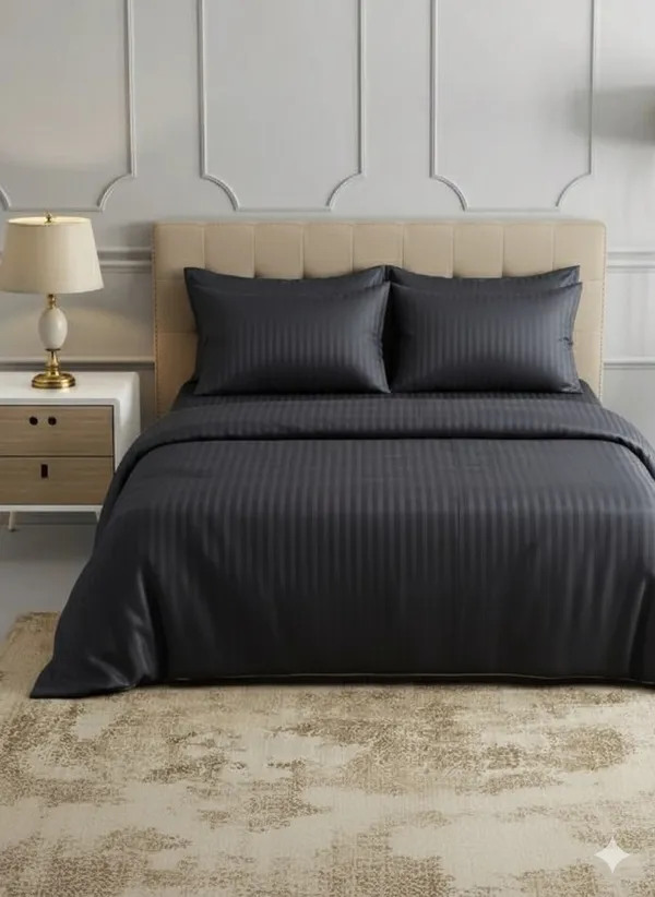 Black_Double_Bed_Sheet_With_Pillows