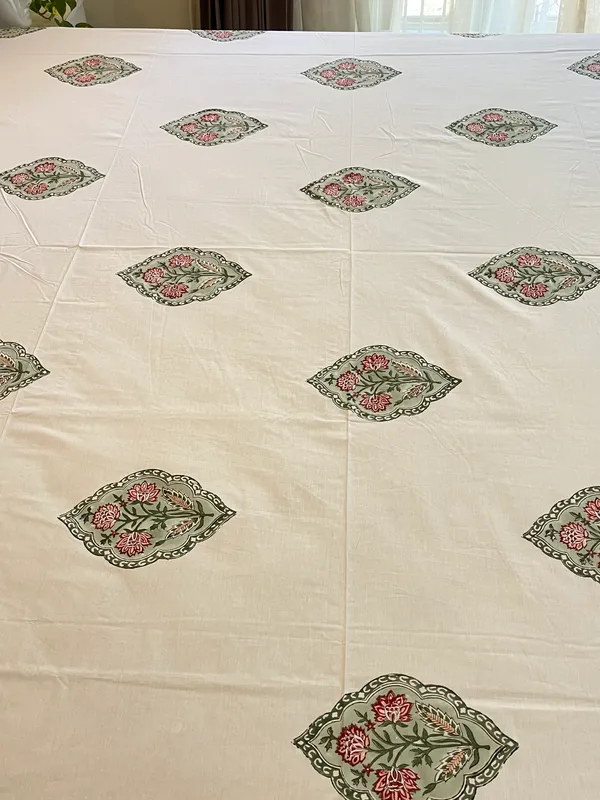 Multicolor_Hastkala_Double_Bed_Sheet_With_Pillows