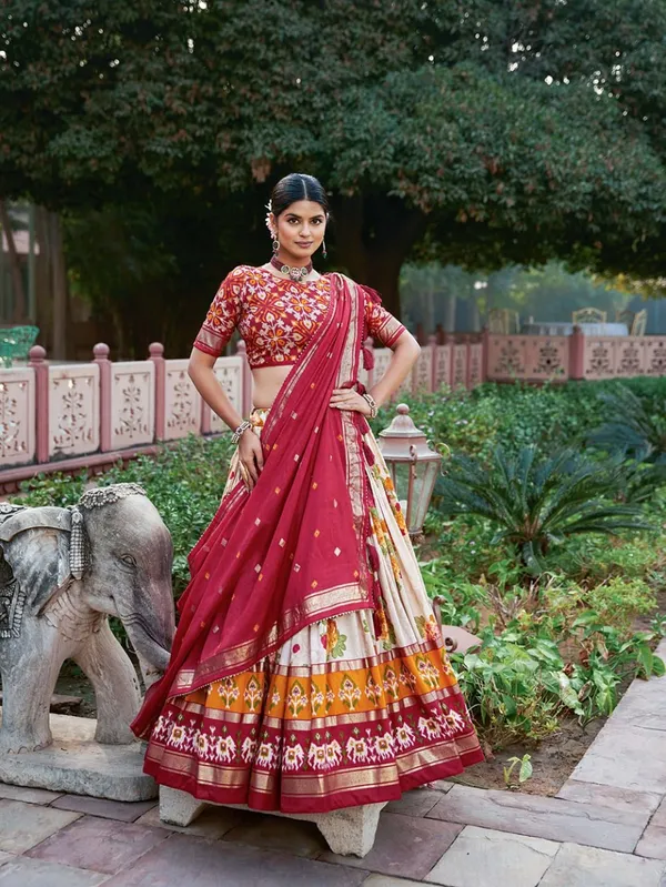 Exquisite_Floral_Fantasy:_Tusser_Silk_Lehenga_Choli_with_Intricate_Print_and_Dupatta_🩷💛