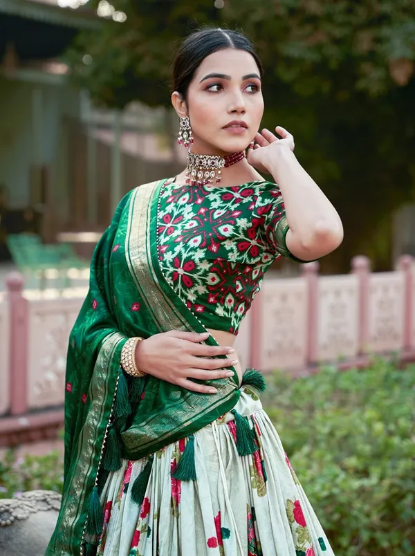 Exquisite_Floral_Fantasy:_Tusser_Silk_Lehenga_Choli_with_Intricate_Print_and_Dupatta_🩷💛