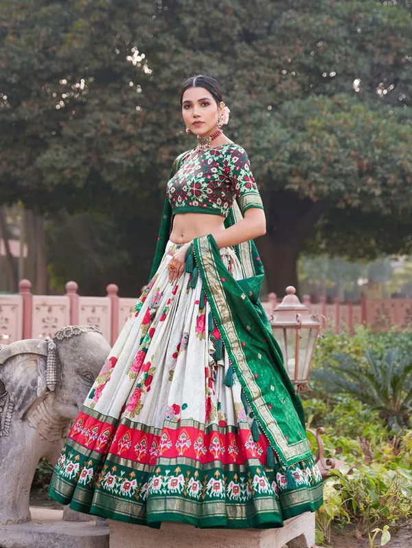 Exquisite_Floral_Fantasy:_Tusser_Silk_Lehenga_Choli_with_Intricate_Print_and_Dupatta_🩷💛