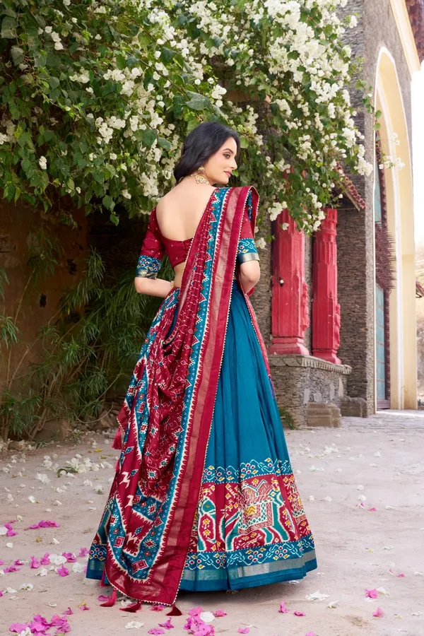 Infuse_Your_Wardrobe_with_Southern_Grace—Tussar_Silk_Kalamkari_Print_Lehenga_Choli_Featuring_a_Sophisticated_Foil_Work_Border