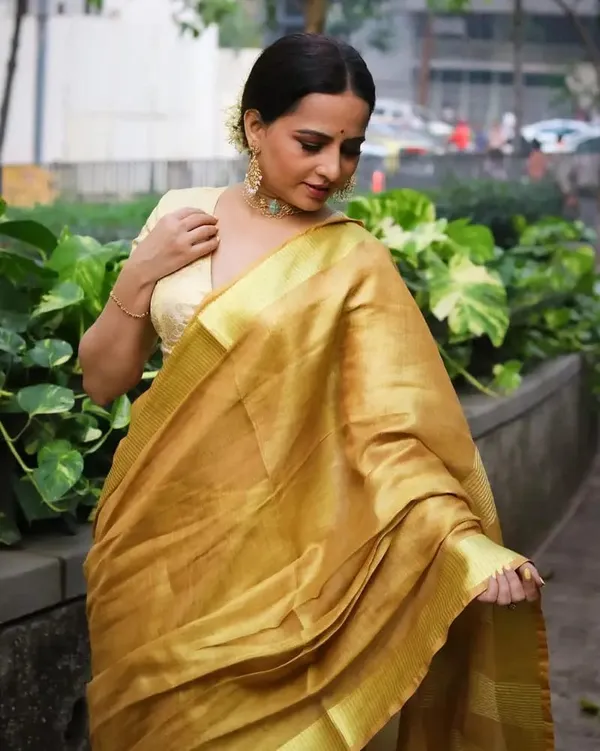 Swarna_Classic_Tissue_Linen_Saree