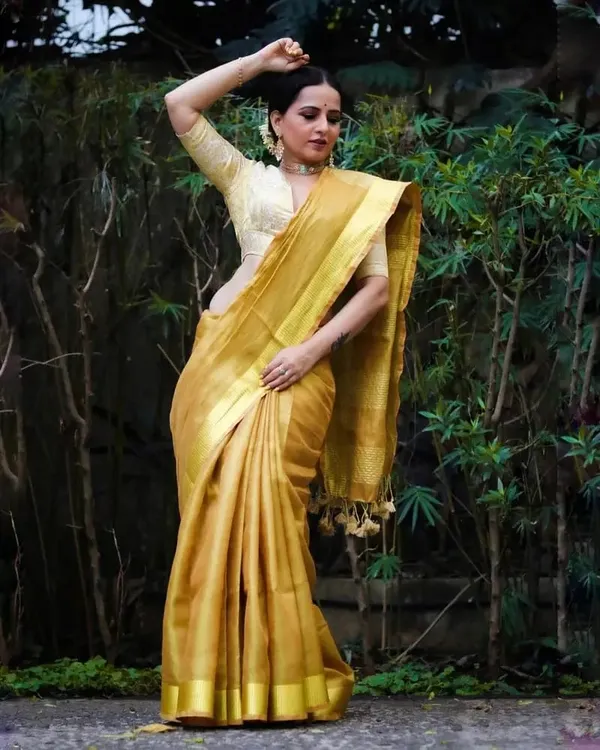 Swarna_Classic_Tissue_Linen_Saree