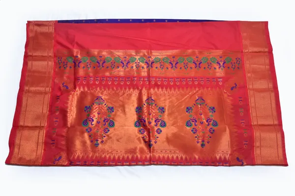 Varuna_Neelara_Beet_Butta_Cotton_Silk_Saree