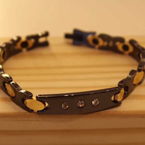 Stylish_Alloy_Bracelet_For_Men