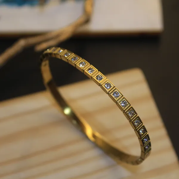 Premium_Gold_Plated_Bracelet_for_Women