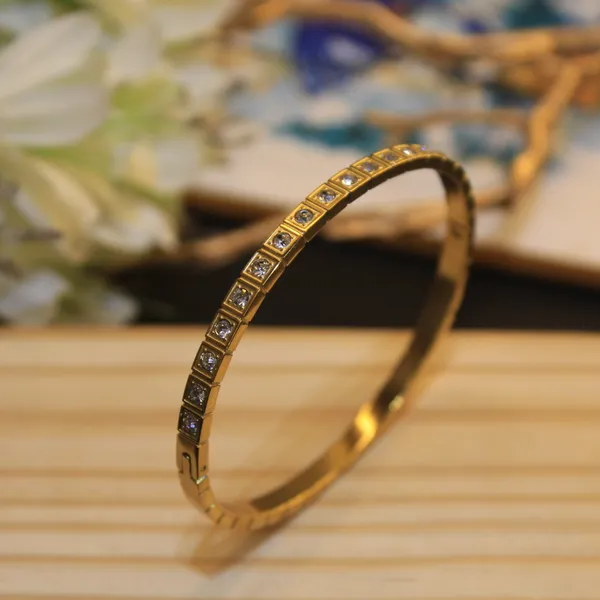 Premium_Gold_Plated_Bracelet_for_Women