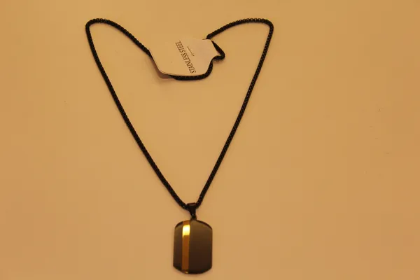 Stylish_Stainless_Steel_Chain_For_Men
