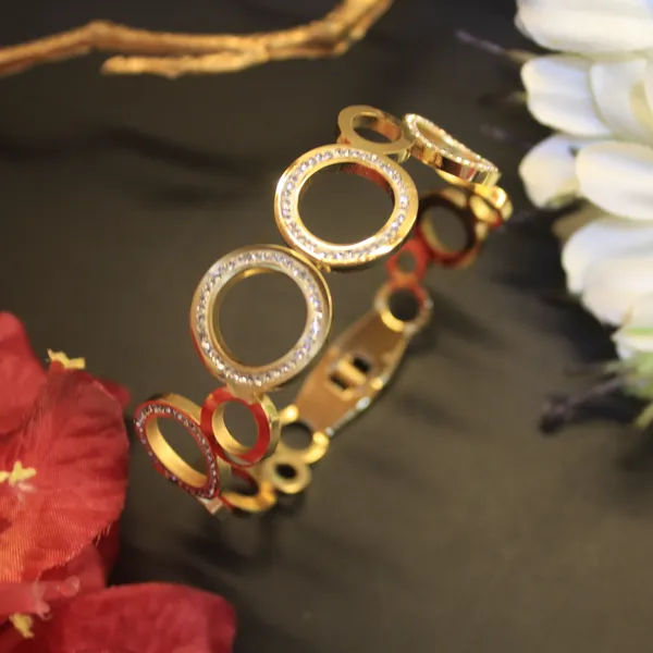 Gold_Plated_Anti_tarnish_Oval_Link_Crystal_Studded_Bracelet