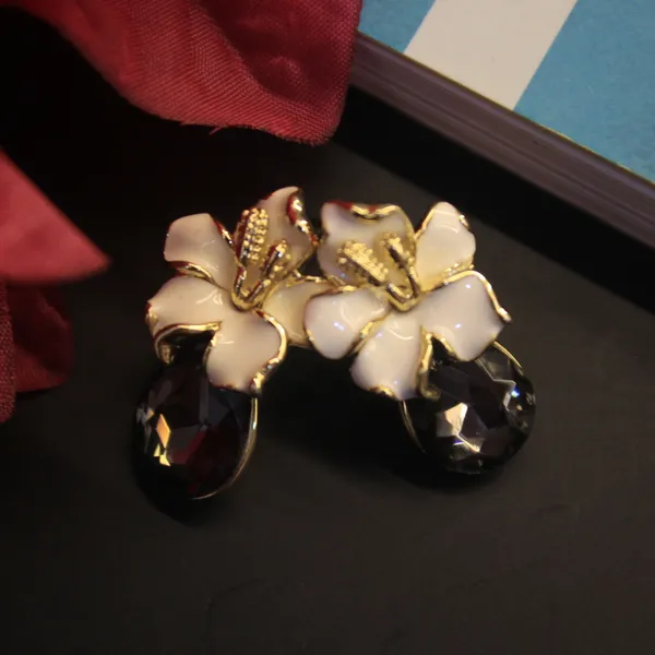 Alloy_Stylish_Korean_Earing_For_Women