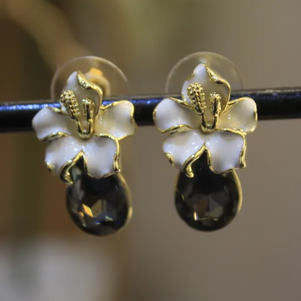 Alloy_Stylish_Korean_Earing_For_Women