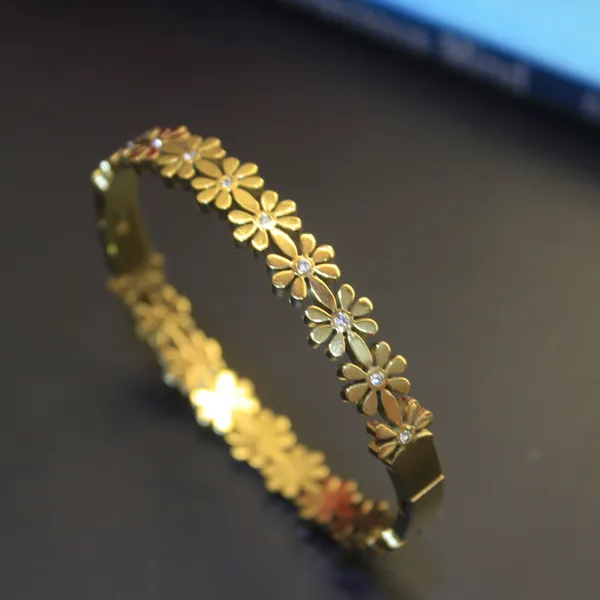 Gold_Plated_Anti_Tarnish_Floral_Bracelet_for_Women